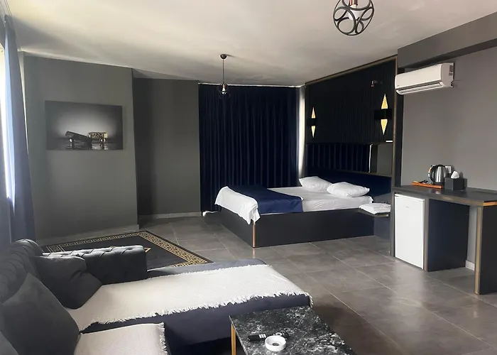 216 Hill Suites